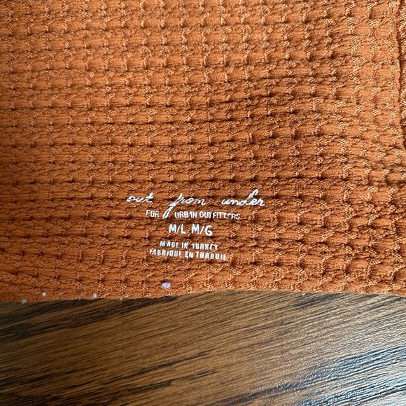 Urban outfitters out from under tank - Picture 2 of 2